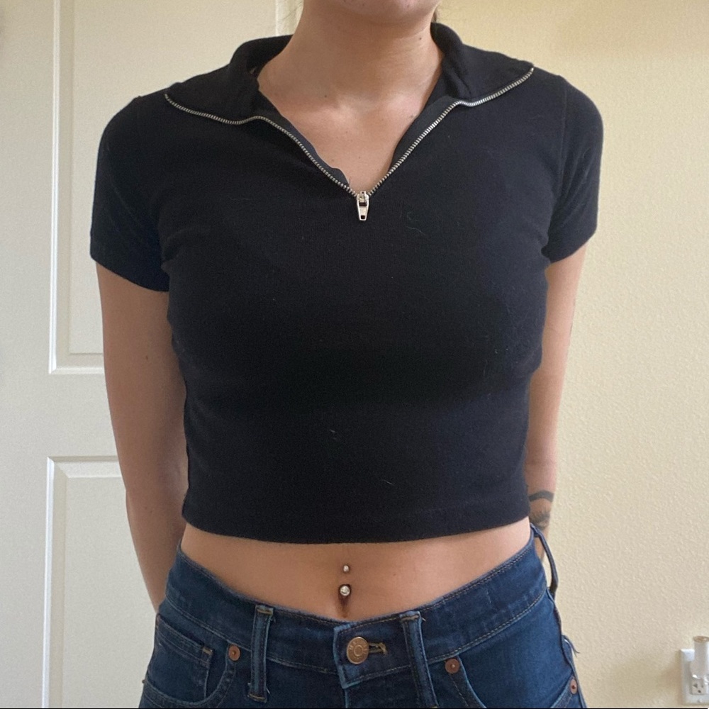 BRANDY MELVILLE ZIP UP TURTLENECK TOP